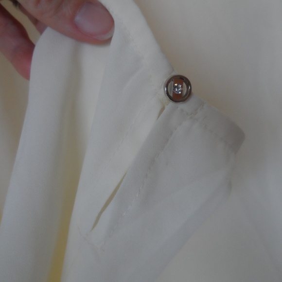 Ivory blouse - Picture 6 of 6